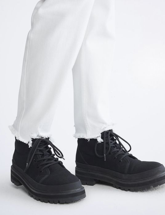 Белые джинсы скинни Calvin Klein 32 размер, смотрятся отлично