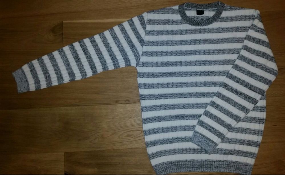 Sweter w paski r.M