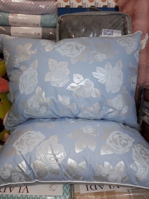 Подушка пухово-перьевые.Фабричные.Пух Перо 
Качественные.Натуральные.