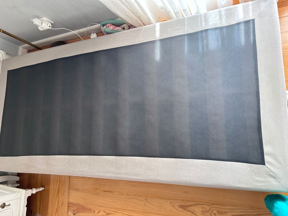 Single bed base64741025173633120