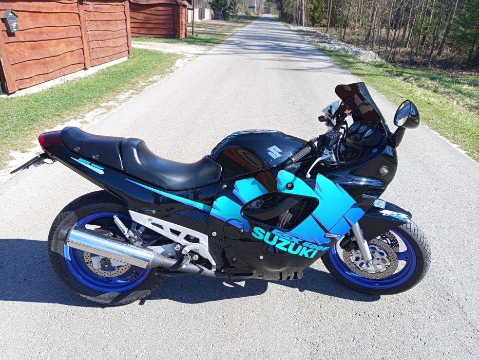 Motocykl Suzuki GSX 600fU