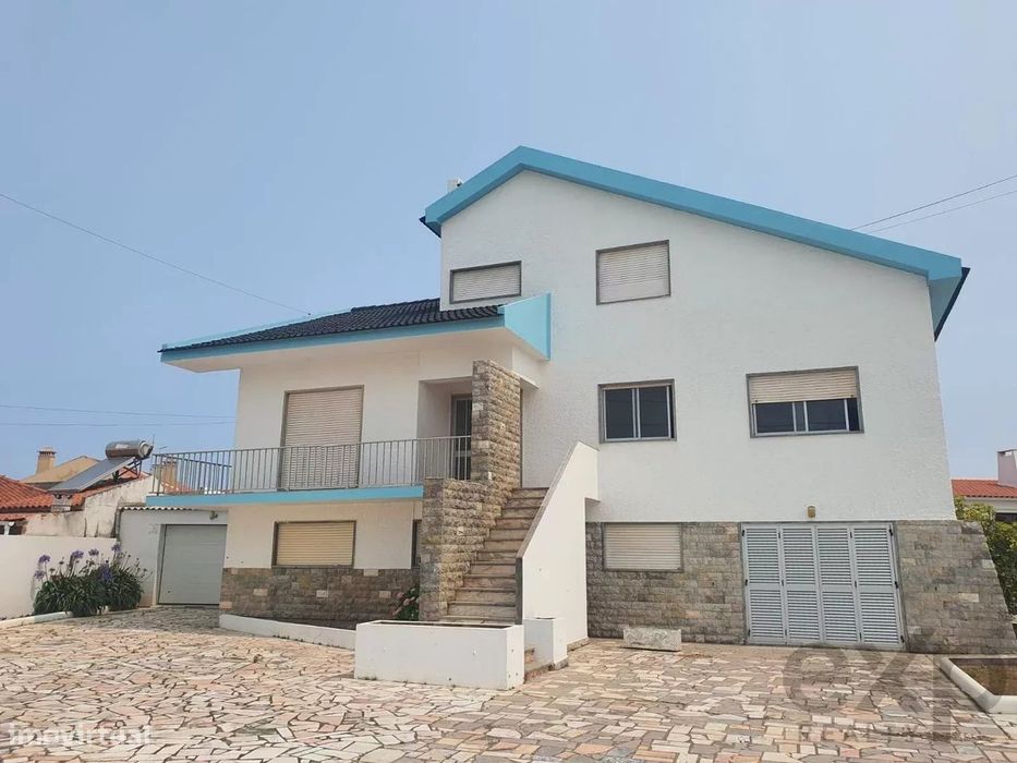 Moradia/Quinta Isolada com Terreno de 3400m2 a 5 min. da praia - Penic
