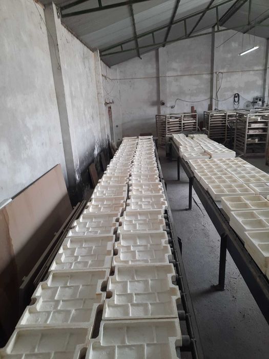 Equipamento para produção de pavés e dalles (lajes)