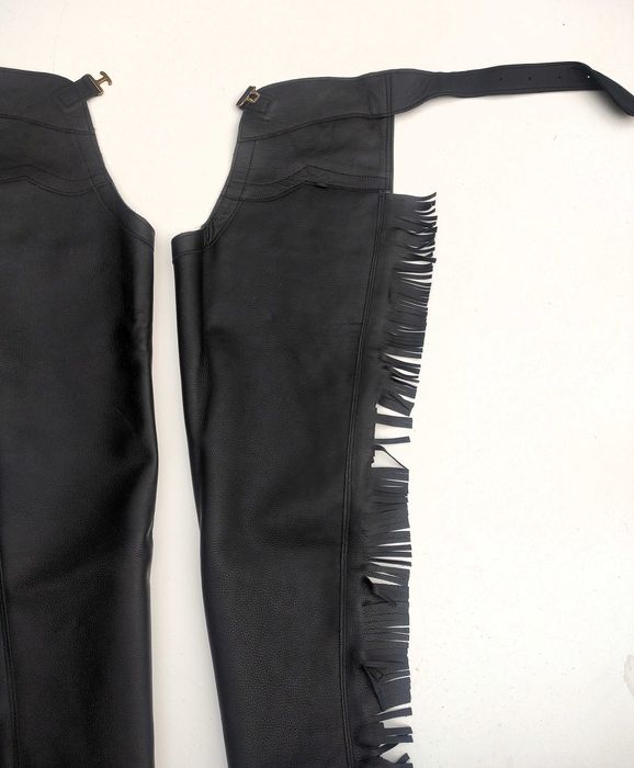 Czapsy westernowe – nowe, skóra licowa, czarne S