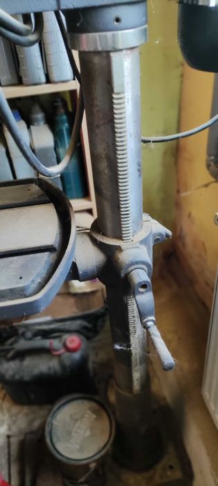 Wiertarka Pionowa  duża -chwyt 16 mm regulacja kąta  stolika