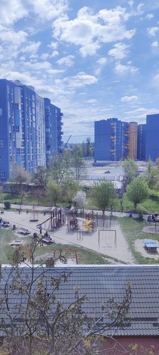 Продаж 2кім.квартири по вул.Вигоди