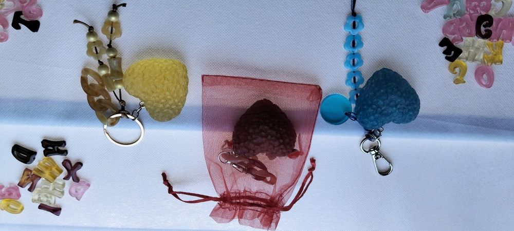 Bag charm, coração 
Preço 6,5€
