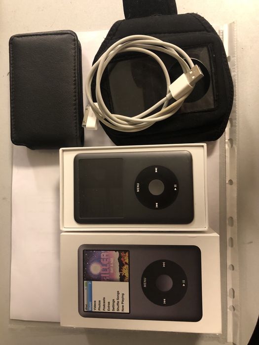 iPod classic 160 GB  7 th + чехол