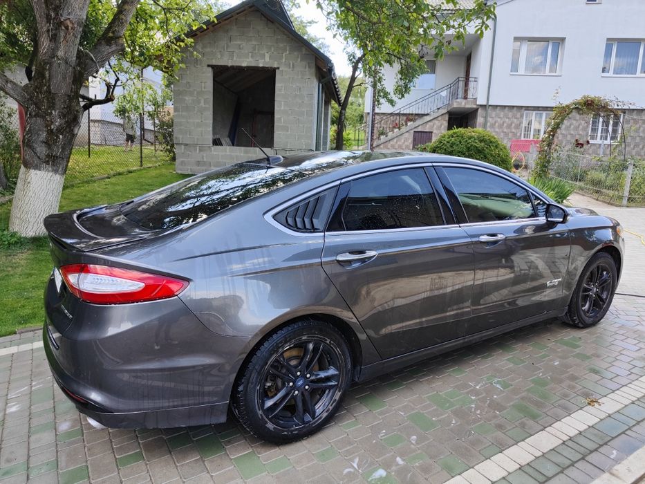 Ford fusion hybrid