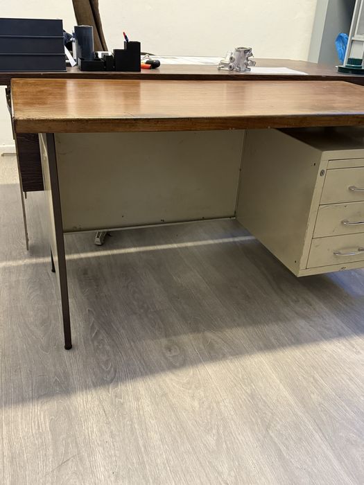 Secretária industrial