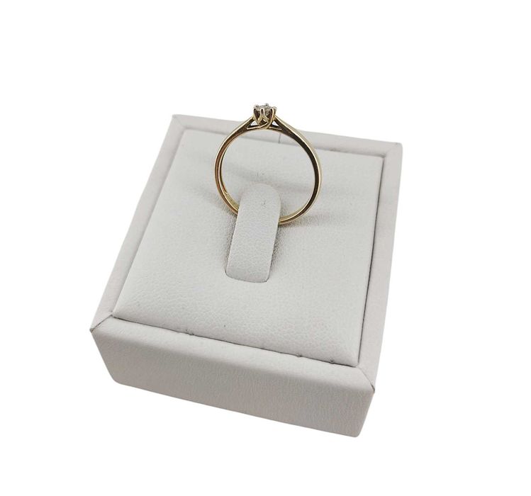 Złoty Pierścionek z DIAMENTEM 0,10CT P.585 W: 1,63g