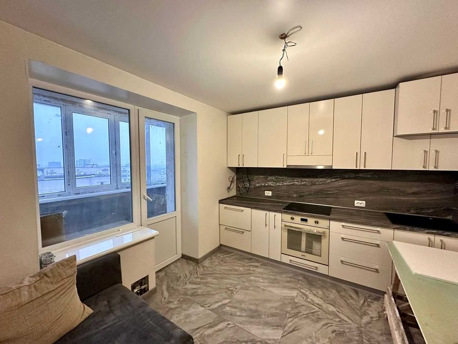 ПРодам 2 ух кімнатну  кв  вул.Любецька 2 а