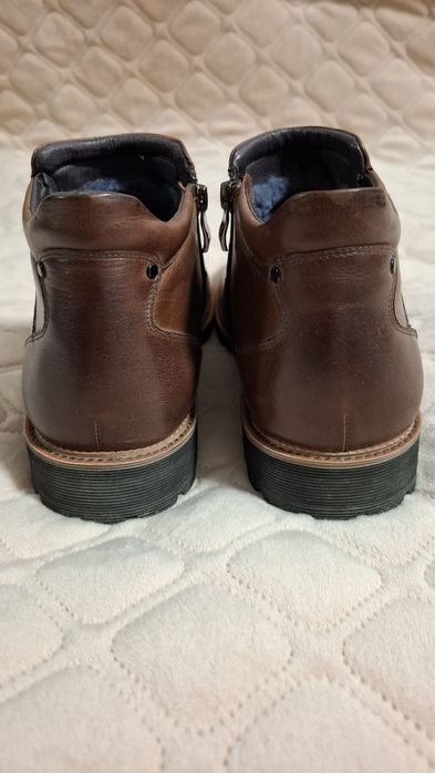 Туфлі , чоботи Tomfrie