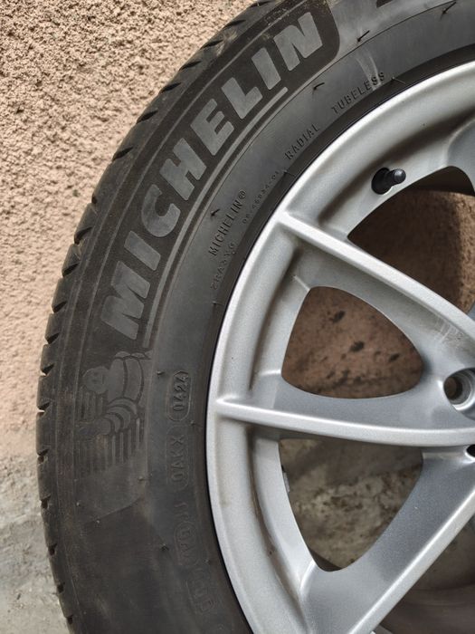 Резина Michelin літня 235/55 R17