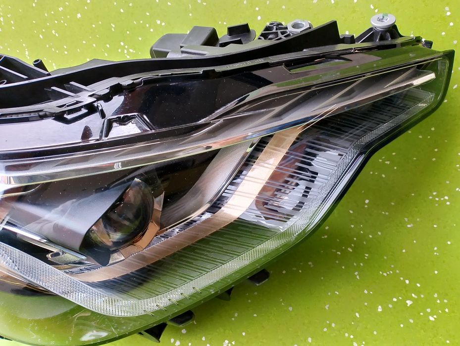 BMW 2 M2 CS G42 G87 Reflektor Full Led Prawy + Lewy Gold Złote Europa