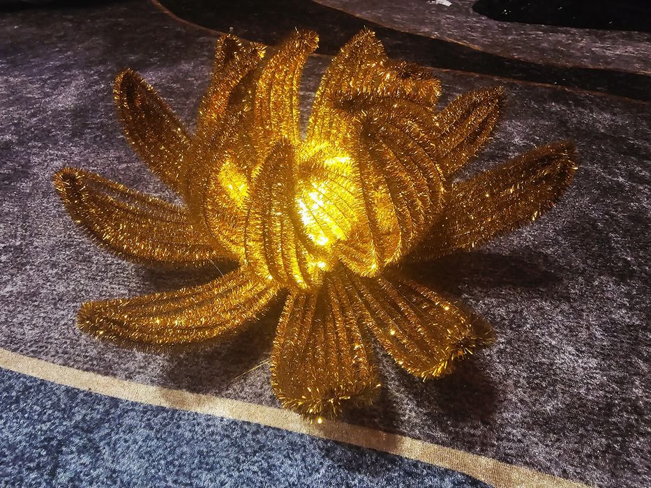 Złota lampa lotus Handmade