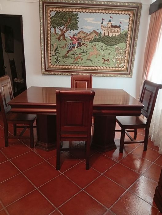 Mobília Sala de Jantar – Madeira Maciça – Excelente Estado