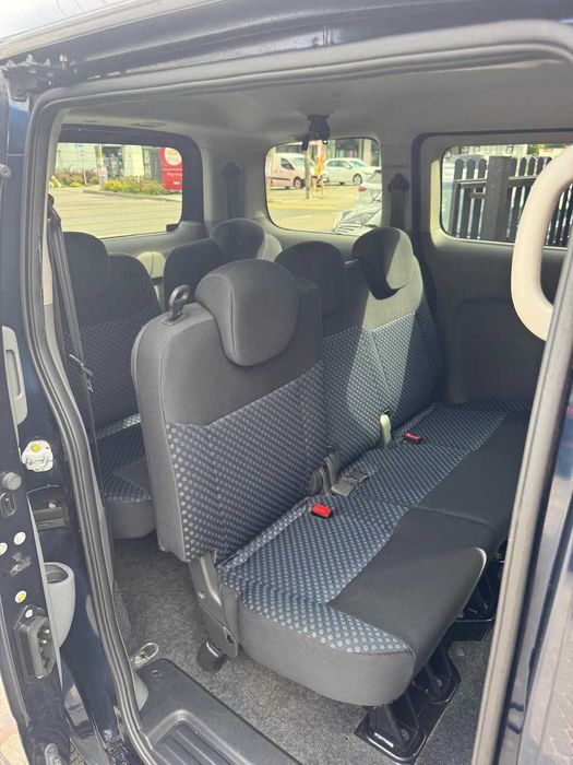 Auto wynajem wypożyczalnia Nissan NV200 -  7 - osobowy