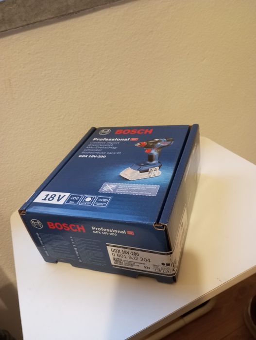 Aparafusadora/Chave de Impacto Bosch GDX 18V-200