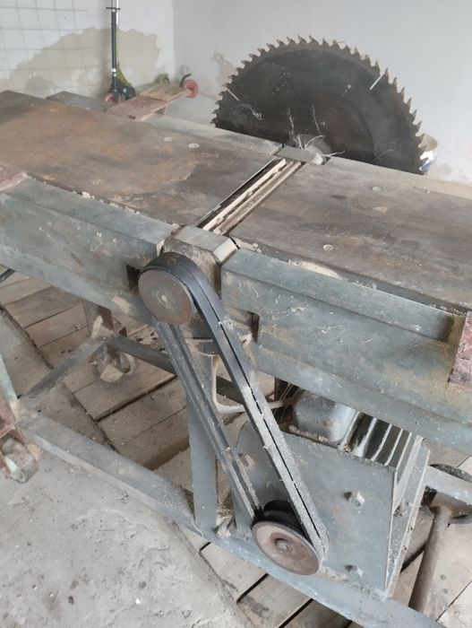 Krajzega z funkcją heblarki do drewna.