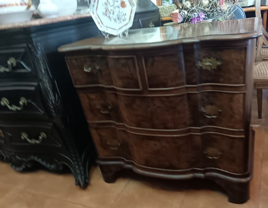 Cómoda    antiga