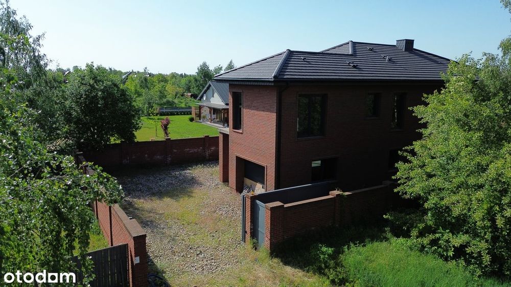 Dom Premium ze ścianami trójwarstwowymi w centrum