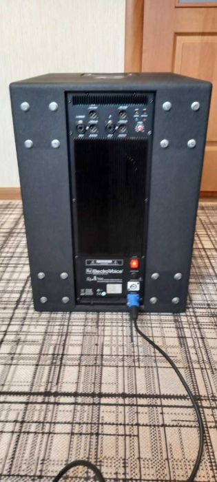 Cабвуфер  Electro-Voice SbA-760