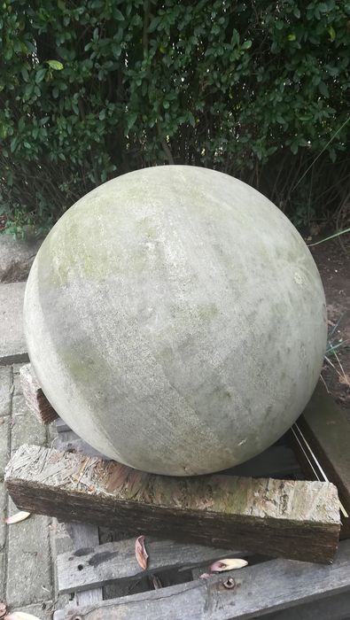 Fontanna kula  z piaskowca