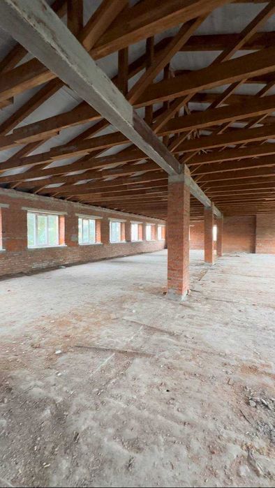 Продаж комерційної нерухомості в м. Пустомити