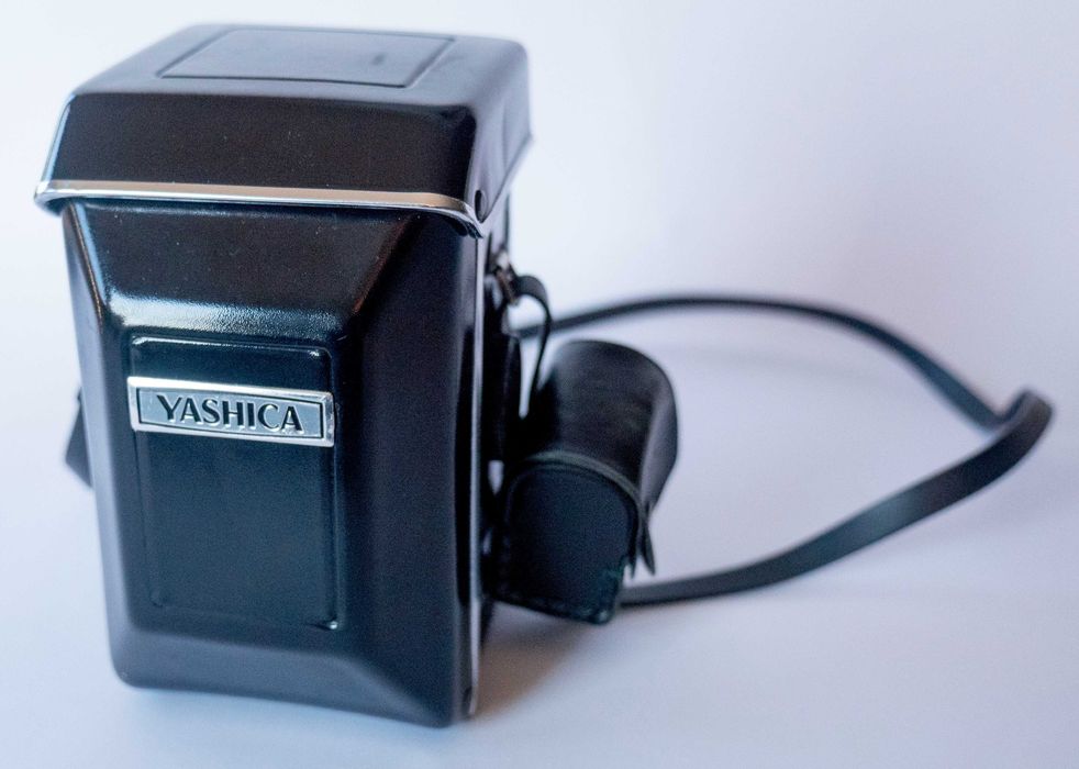 YASHICA MAT 124G - klasyczny średni format + piękne skórzane etui