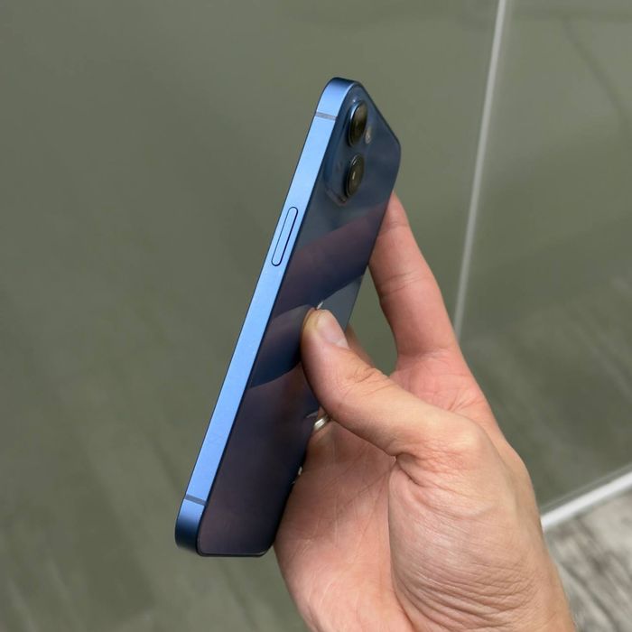 Продам айфон 13 512