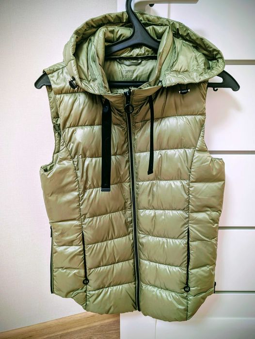 Модний жіночий жилет оливкового кольору.Розмір М,новий.