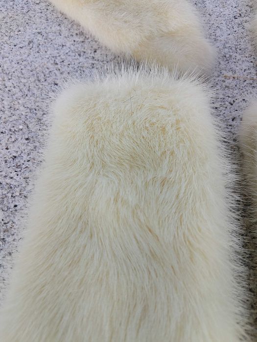 Gola de vison branco