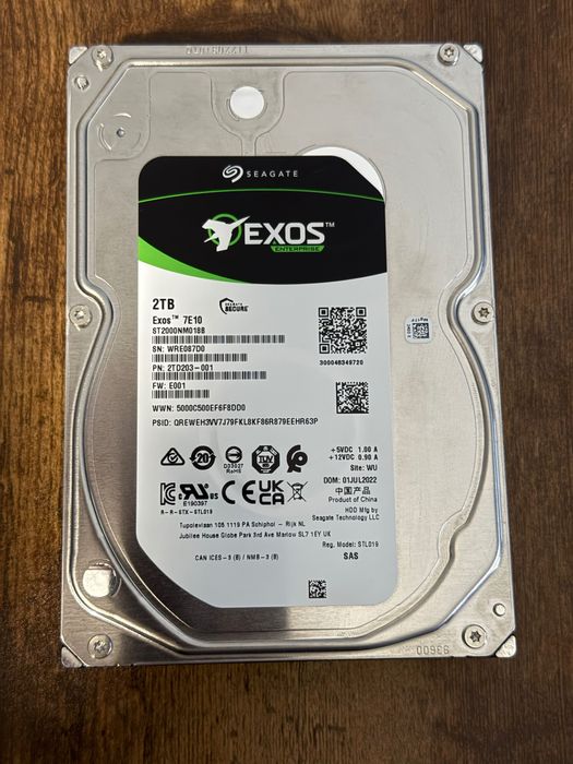 seagate exos 2 TB SAS
