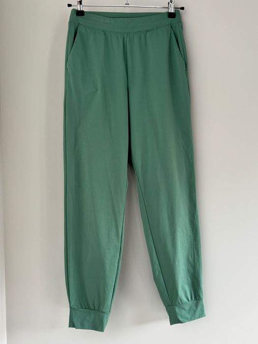 Спортивні штани UNIQLO AIRism (розмір S)