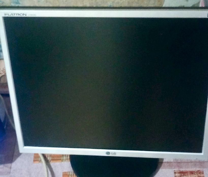 Монитор LG L1953S