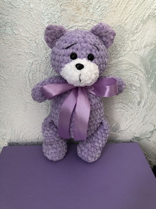 Плюшевий вʼязаний ведмедик