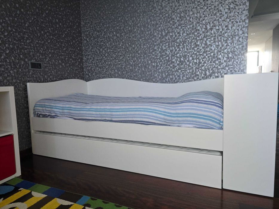 Cama lacada (para jovem)