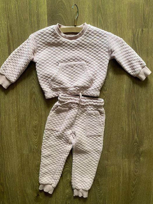 Одяг для дівчинки