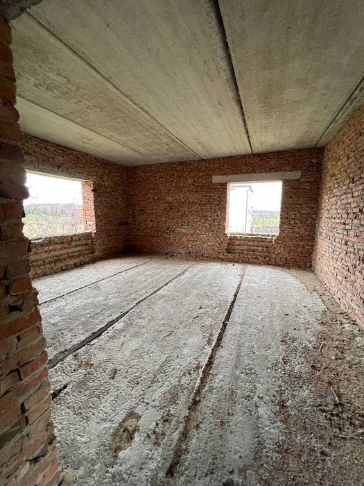 Продається будинок з гаражем біля Мостиськ