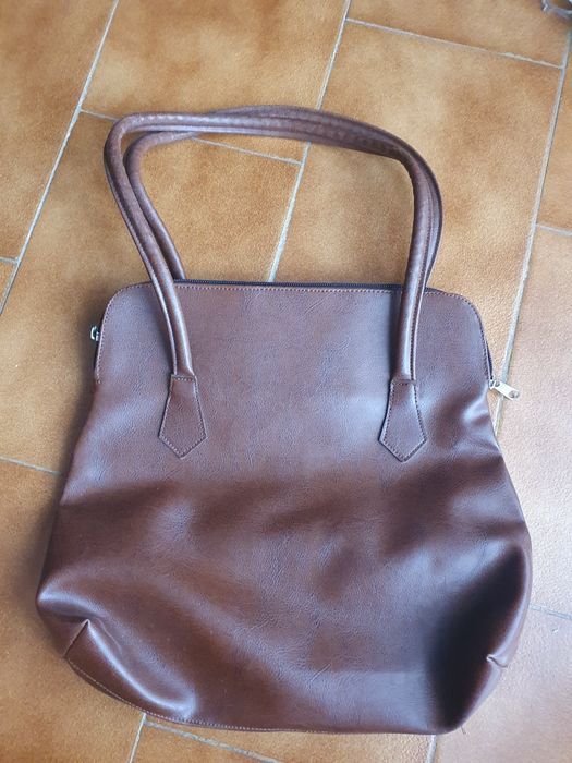 Mala castanha estreita