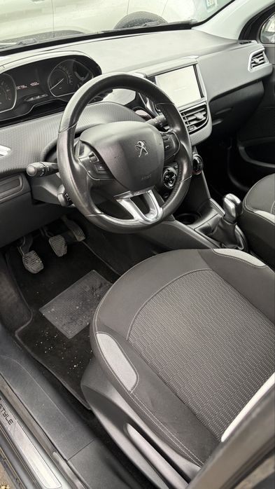 PEUGEOT 208 1.2 PureTech