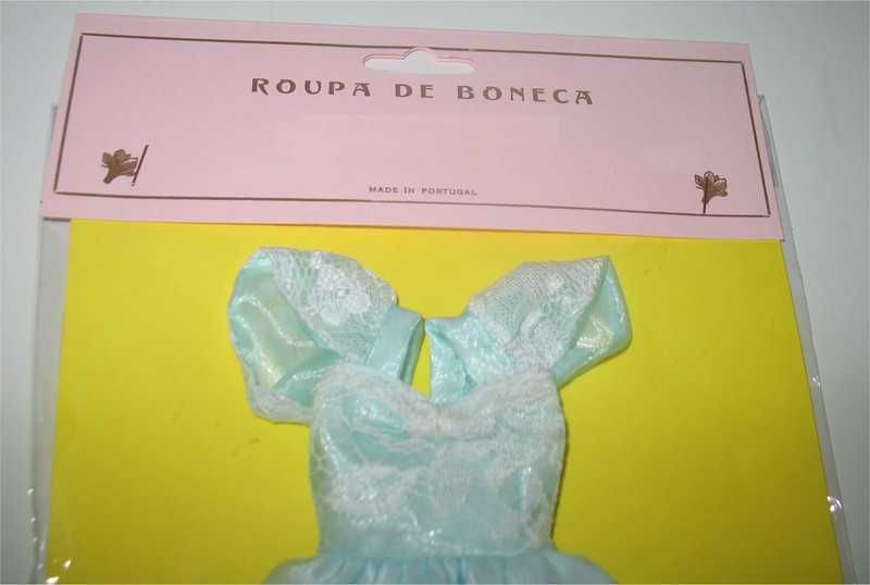 Vestido artesanal para bonecas Barbie
