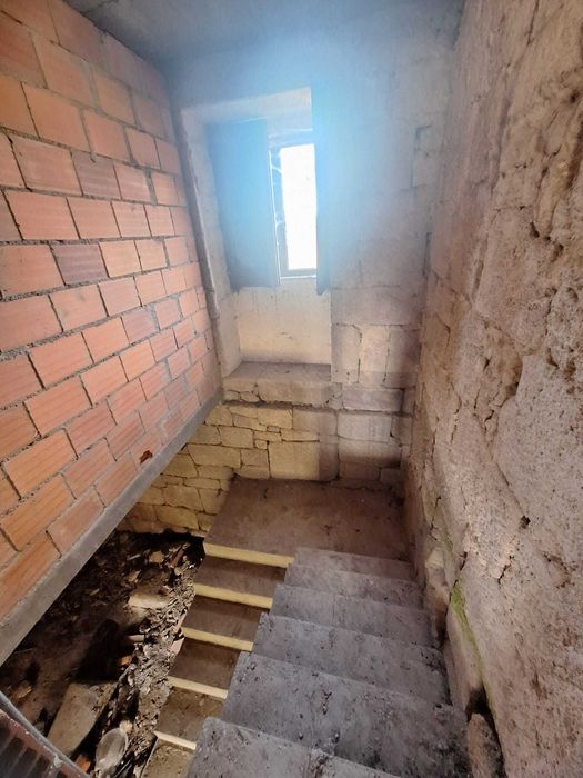 Moradia para Reconstrução – Excelente Oportunidade de Investimento