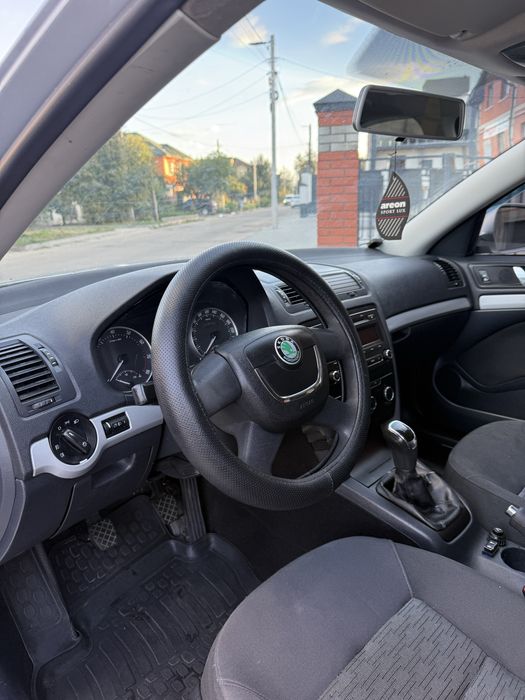 Продам шкода октавия 1.8