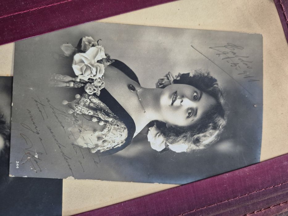 230 Postais manuscritos datados de 1904 a 1945
