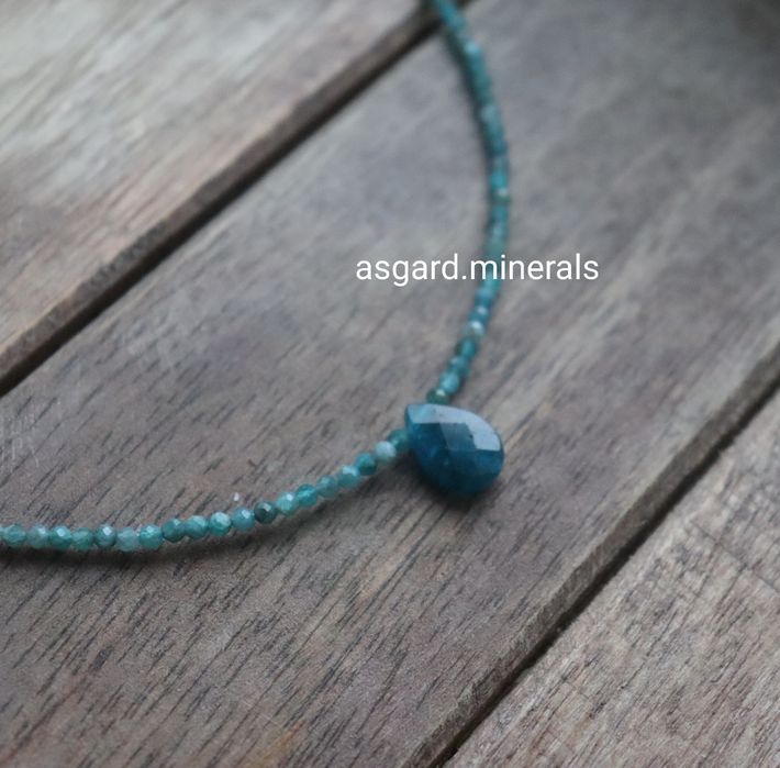 Naszyjnik amulet ochrony apatyt srebro choker kamienie naturalne