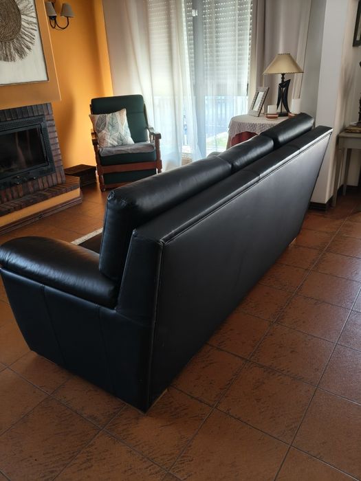 Sofa em pele em bom estado
