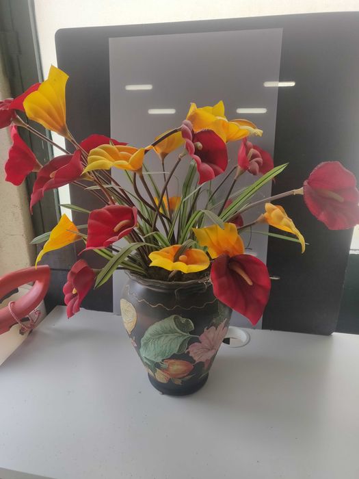 Vaso de flores artificiais