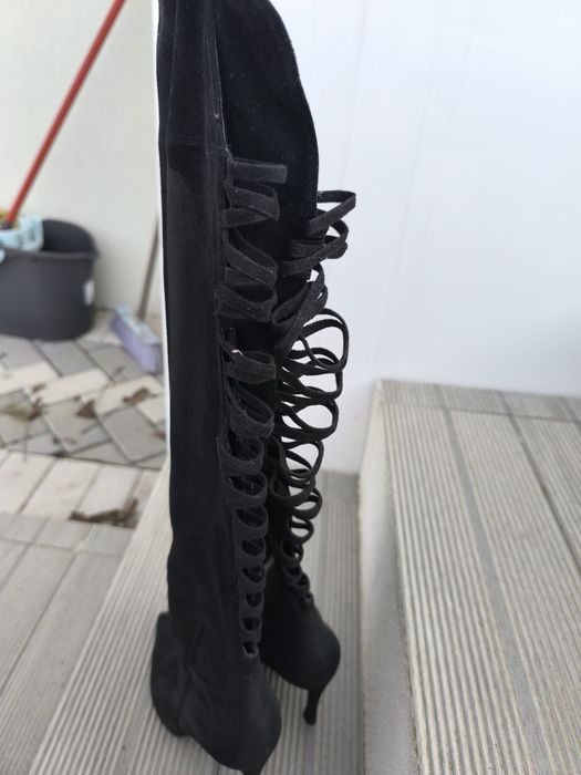 Botas cano alto pretas